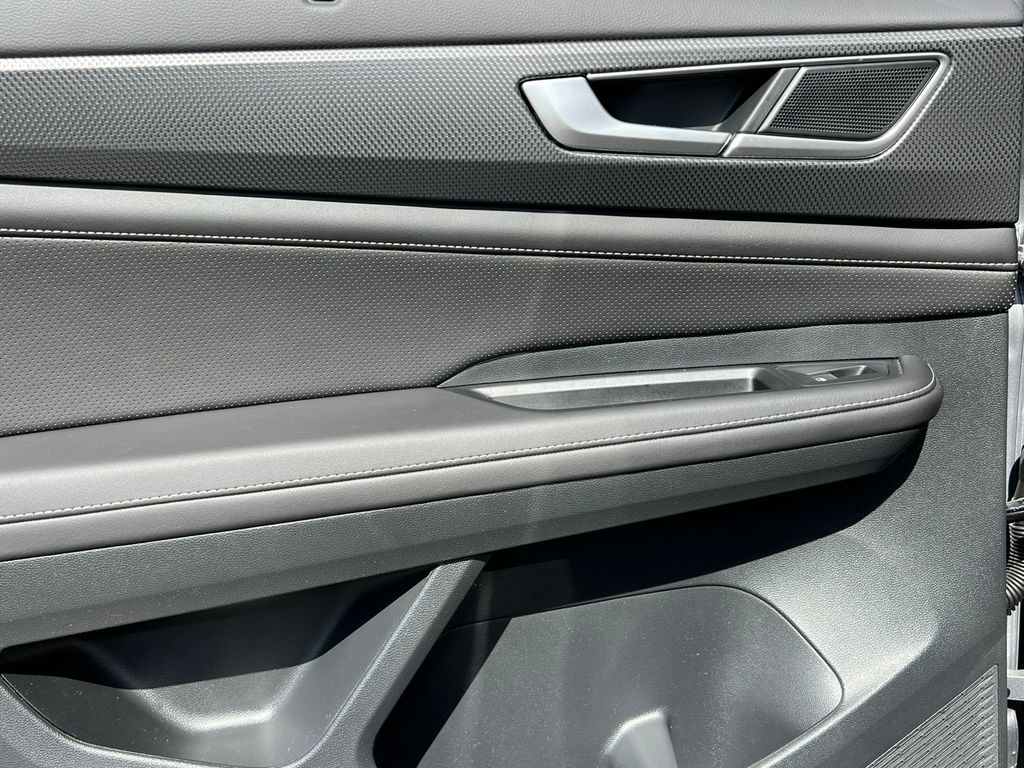2025 Volkswagen Atlas Cross Sport SEL - Photo 39