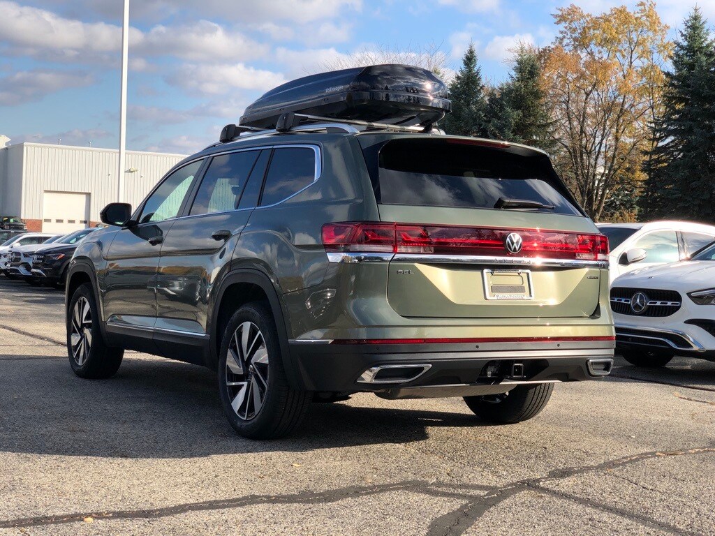 2026 Volkswagen Atlas SEL photo 4