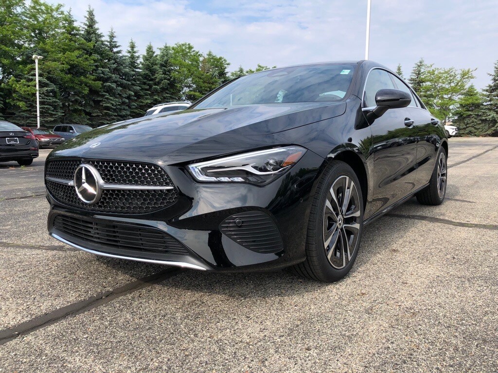 2025 Mercedes Benz CLA 250 4MATIC photo 3