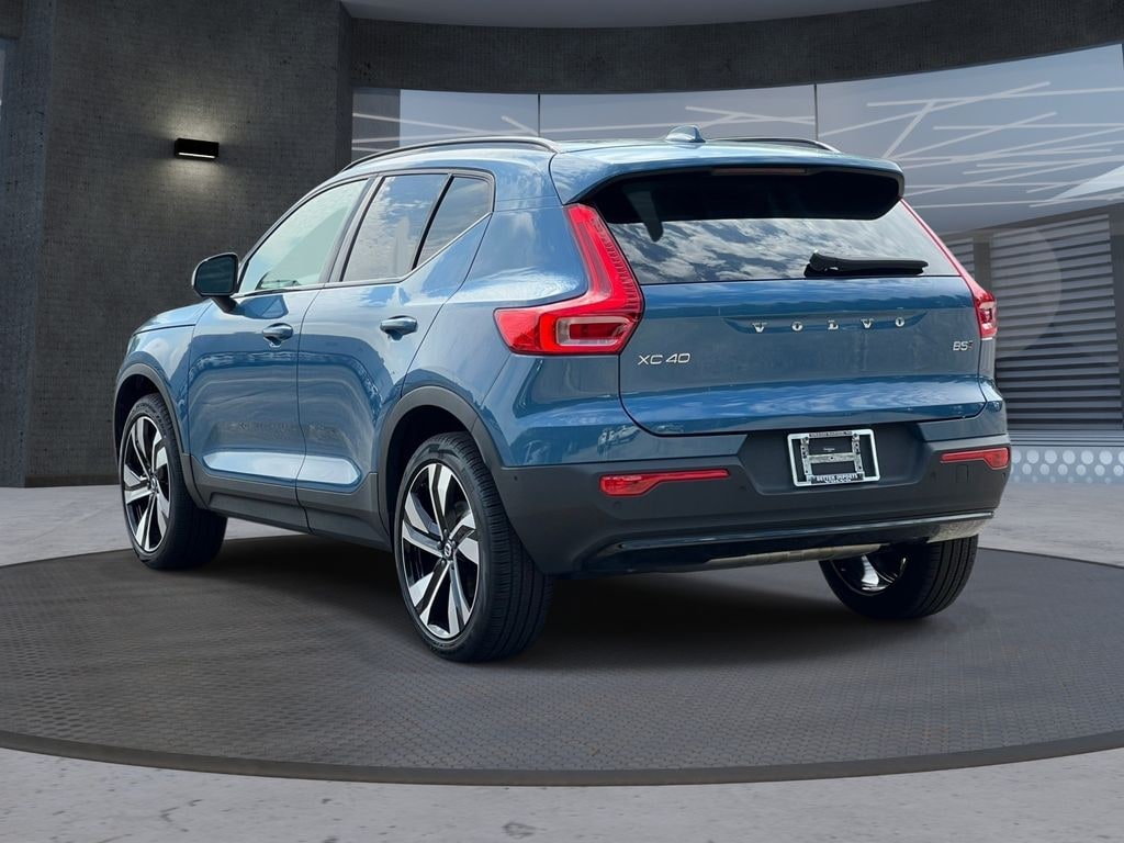 Certified 2025 Volvo XC40 B5 Ultra Dark Theme SUV