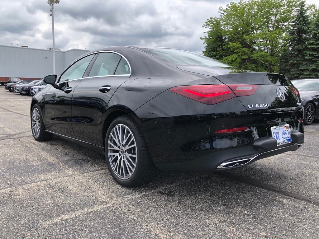 2025 Mercedes Benz CLA 250 4MATIC photo 4