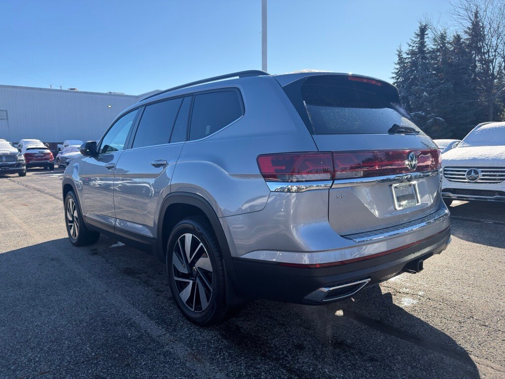 2024 Volkswagen Atlas SE Technology photo 3