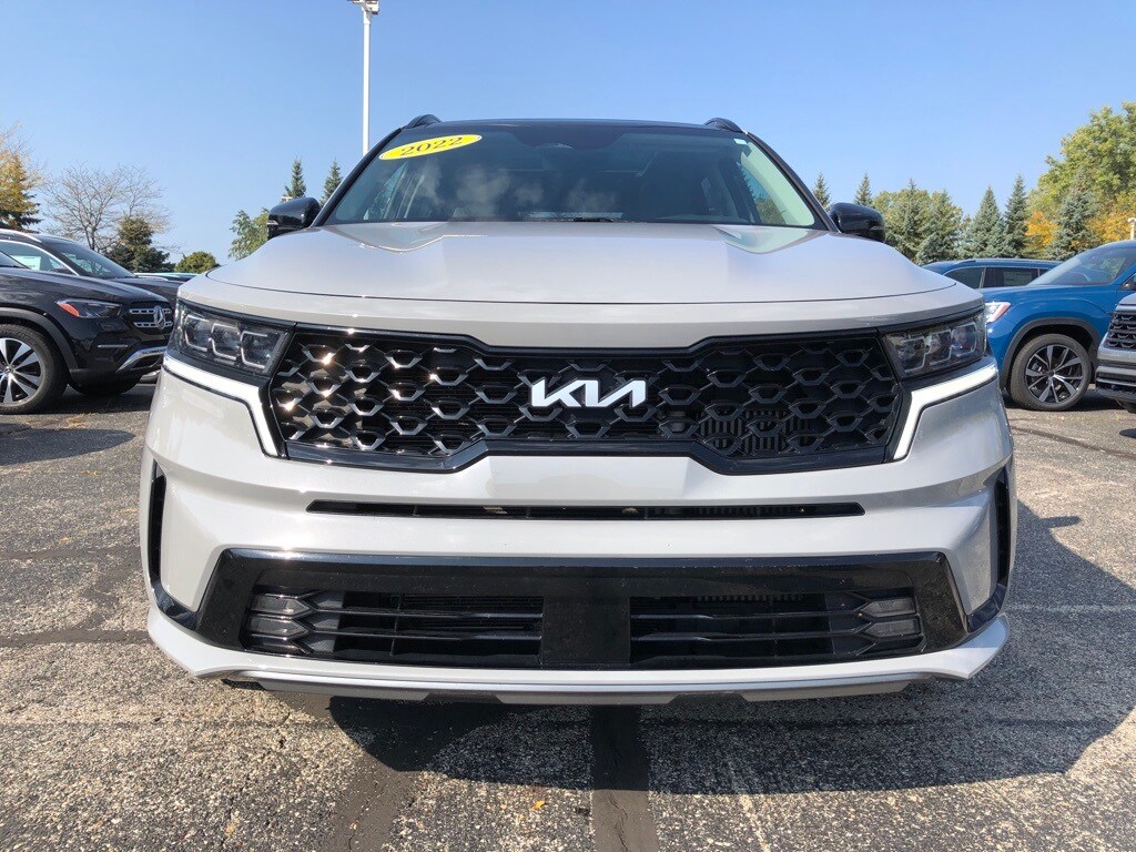 2022 Kia Sorento SX photo 2