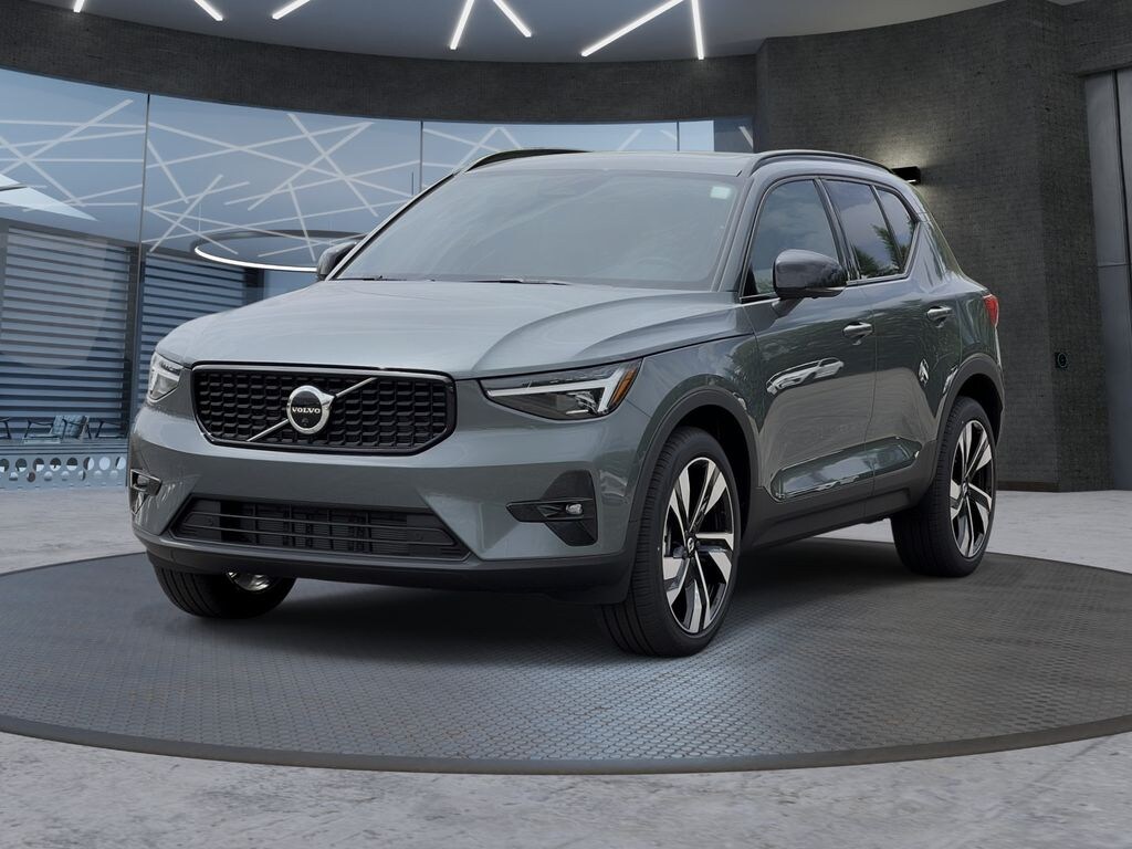 New 2026 Volvo XC40 B5 Ultra SUV