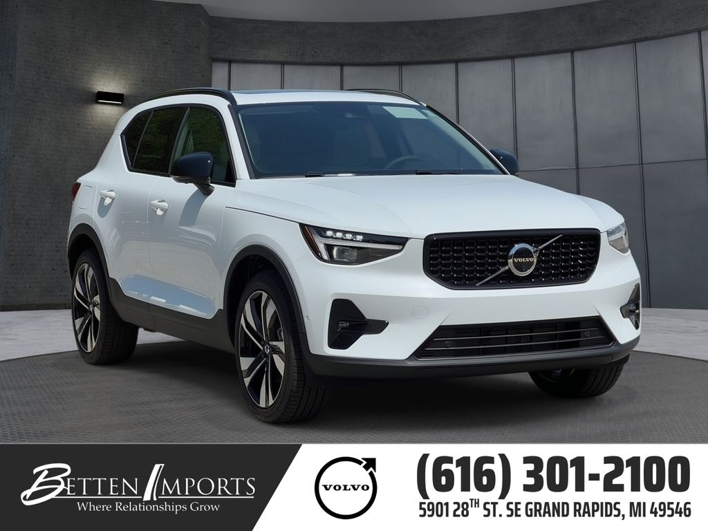 New 2026 Volvo XC40 B5 Plus SUV