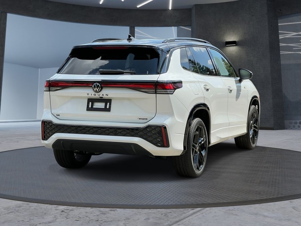 New 2026 Volkswagen Tiguan 2.0T SE R-Line Black SUV