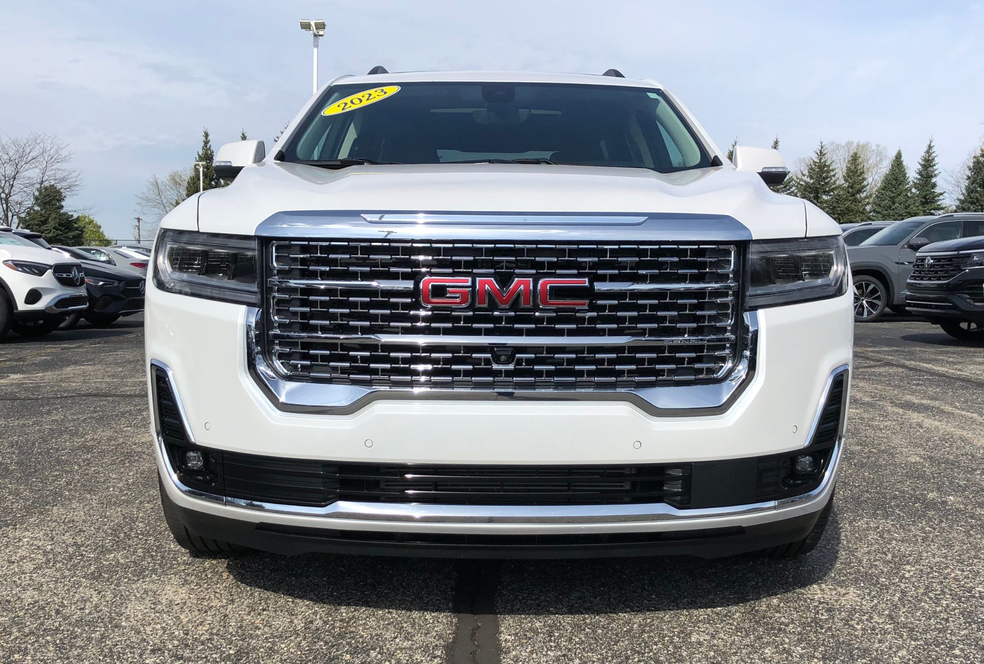 2023 Gmc Acadia Denali photo 2