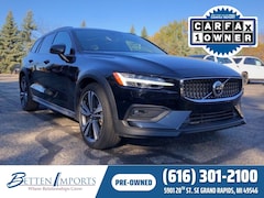 2025 Volvo V60 Cross Country B5 Plus Wagon