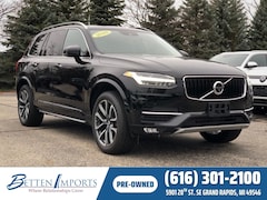 2018 Volvo XC90 T5 AWD Momentum SUV