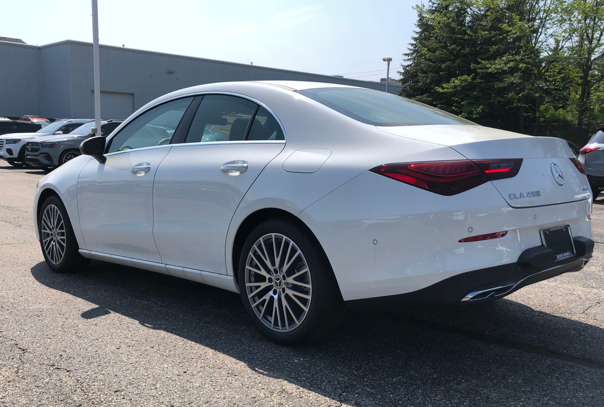 2025 Mercedes Benz CLA 250 4MATIC photo 4