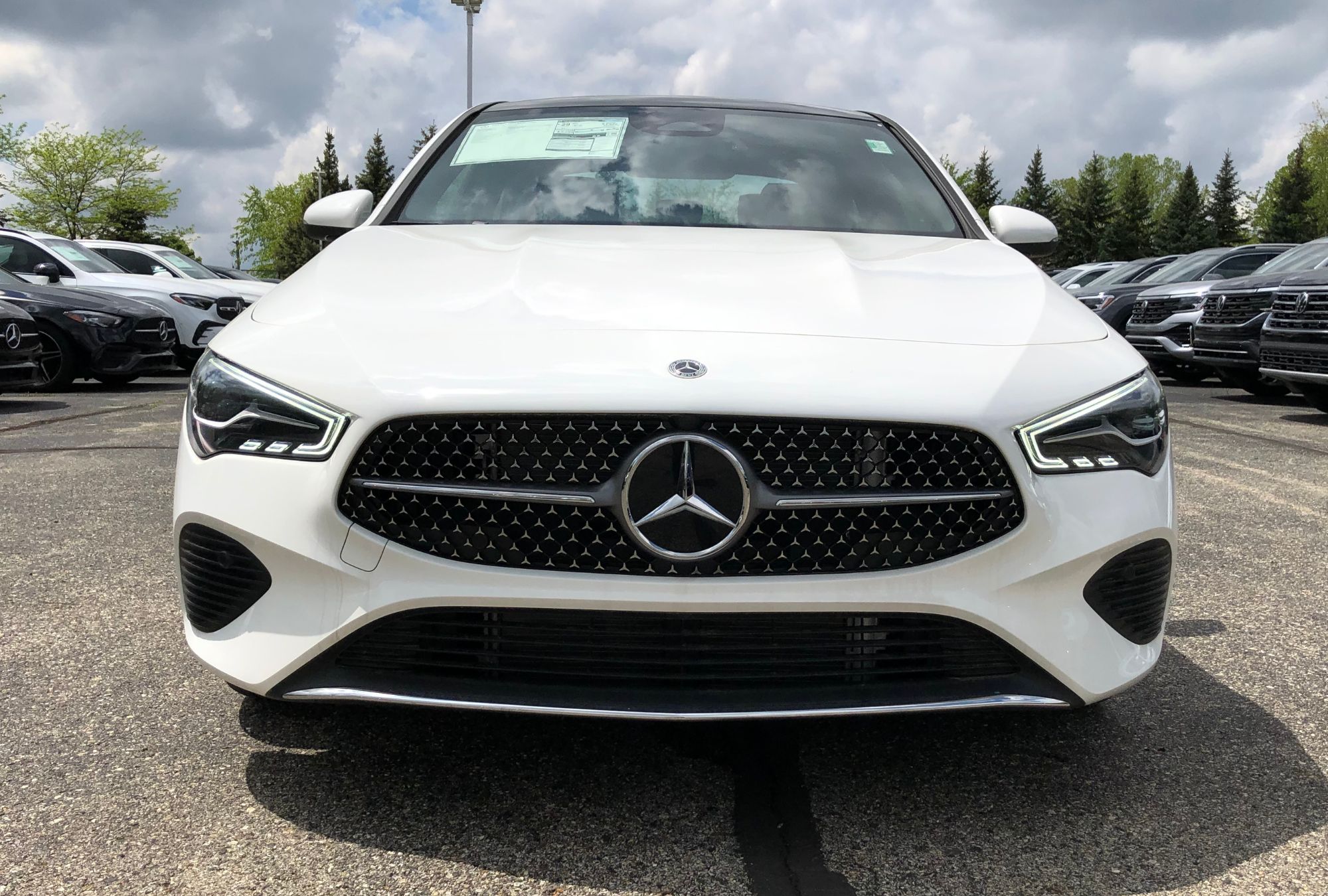 2025 Mercedes Benz CLA 250 4MATIC photo 2