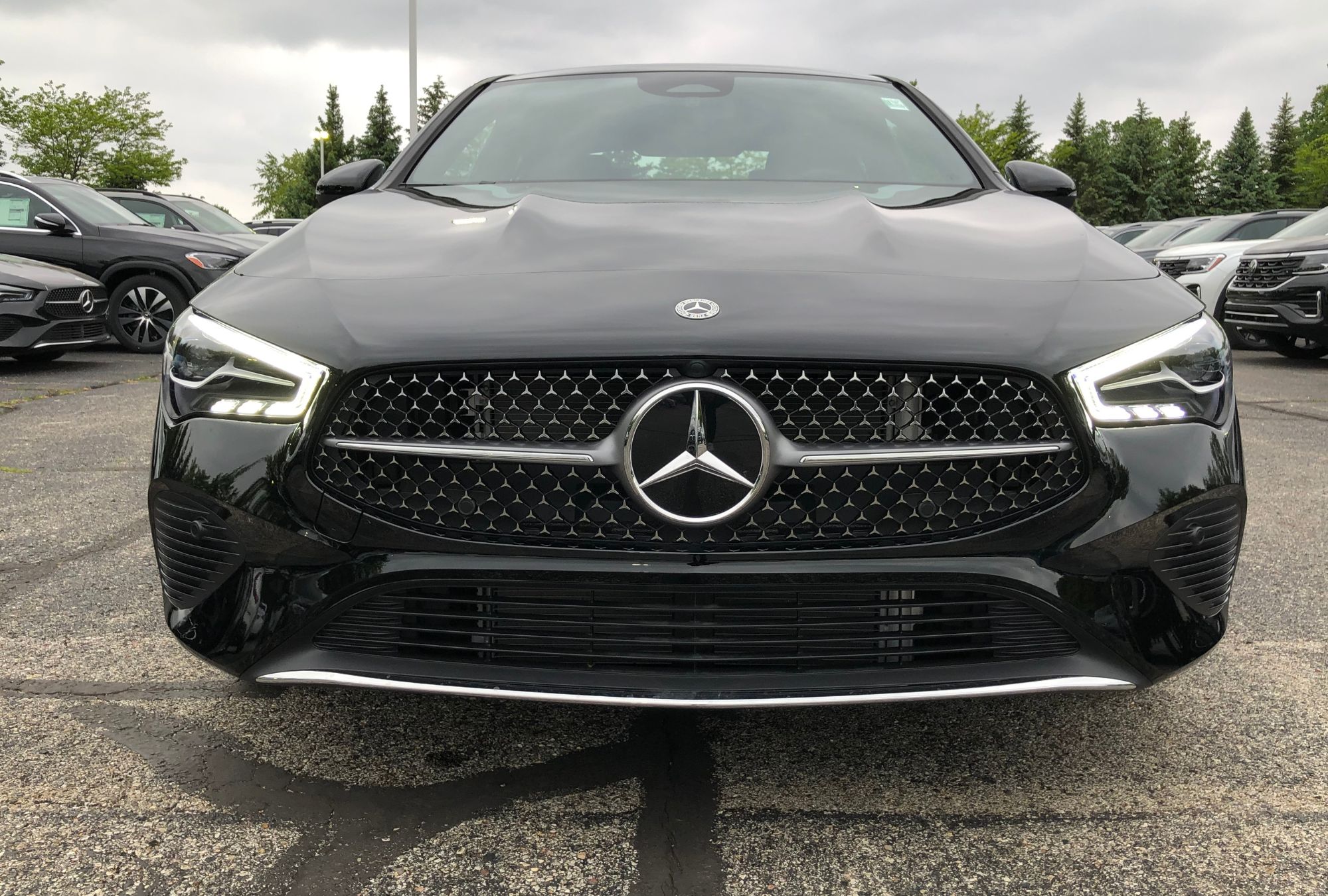 2025 Mercedes Benz CLA 250 4MATIC photo 2