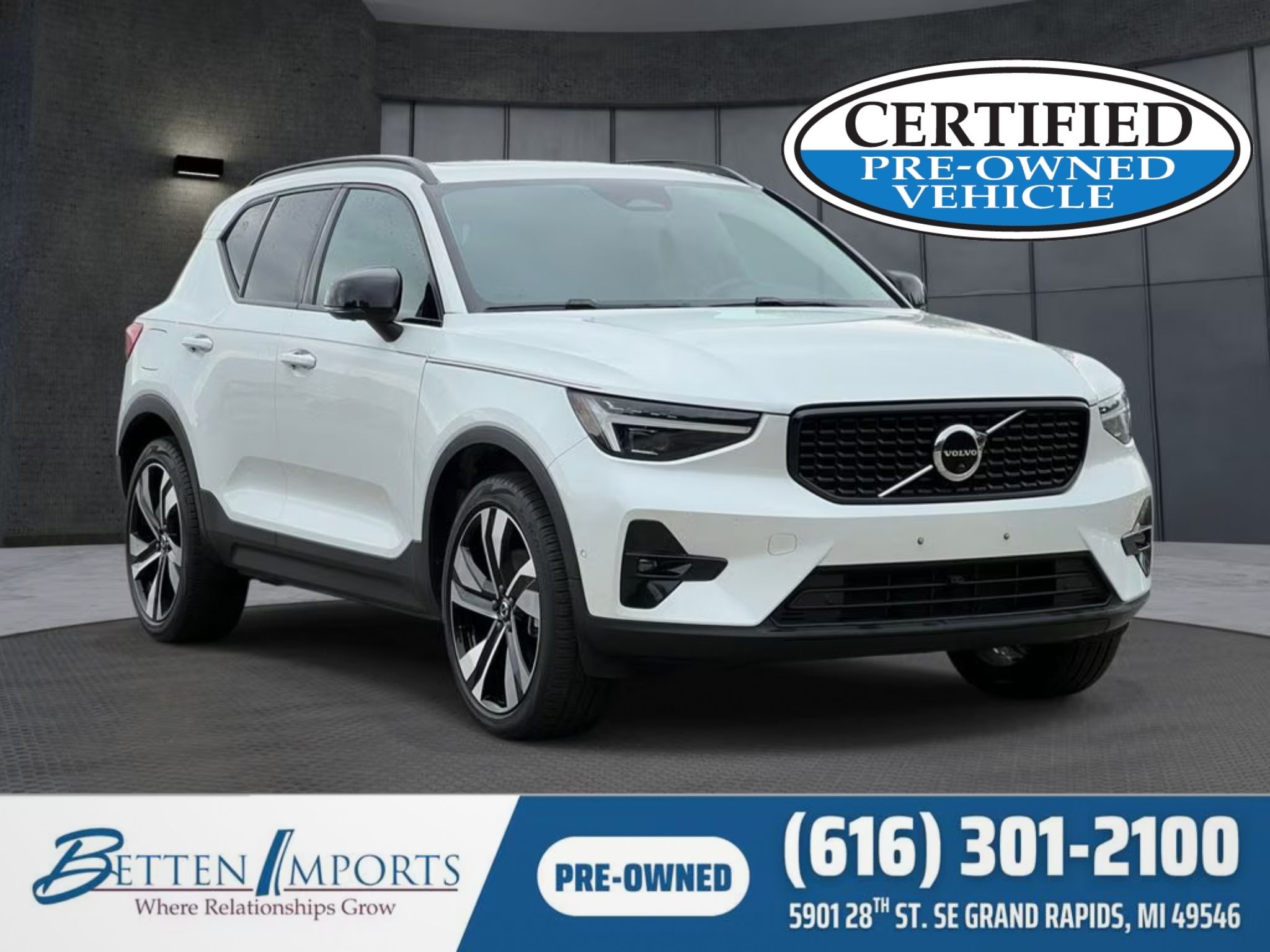 2023 Volvo XC40 SUV 