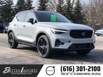2026 Volvo XC40 B5 Ultra Black Edition SUV