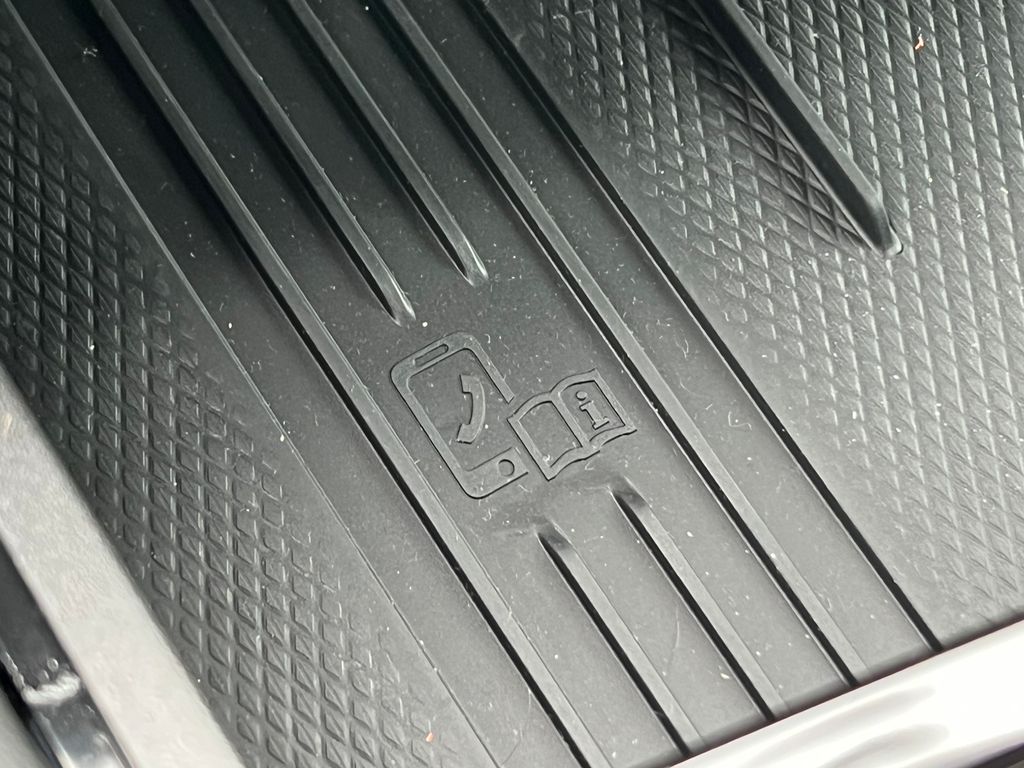2025 Volkswagen Atlas SEL Premium R-Line - Photo 29
