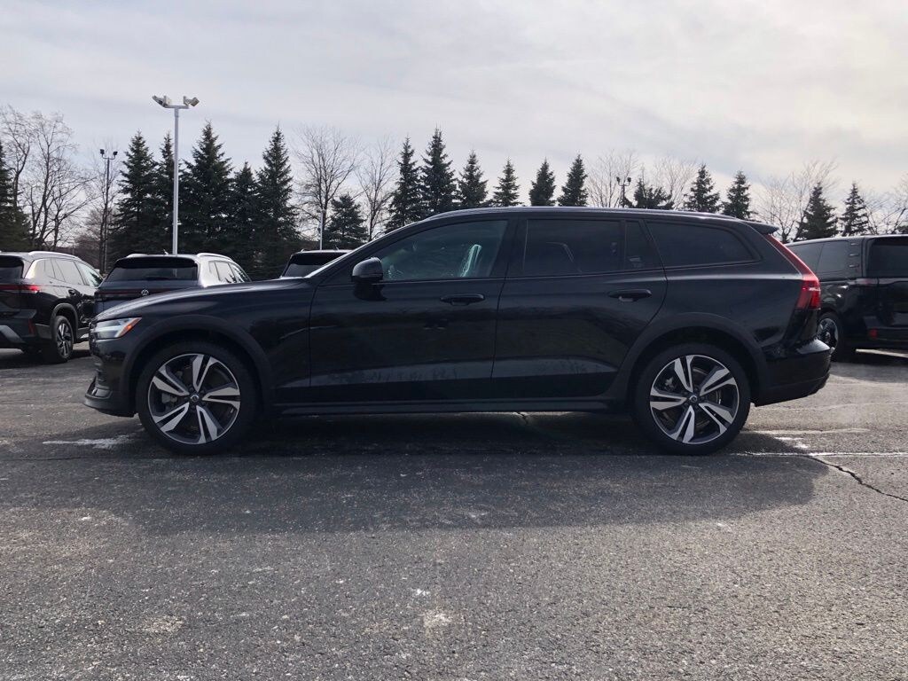 Used 2025 Volvo V60 Cross Country B5 Plus Wagon