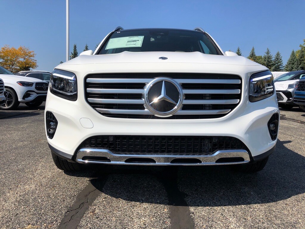 2026 Mercedes Benz GLB 250 4MATIC photo 2