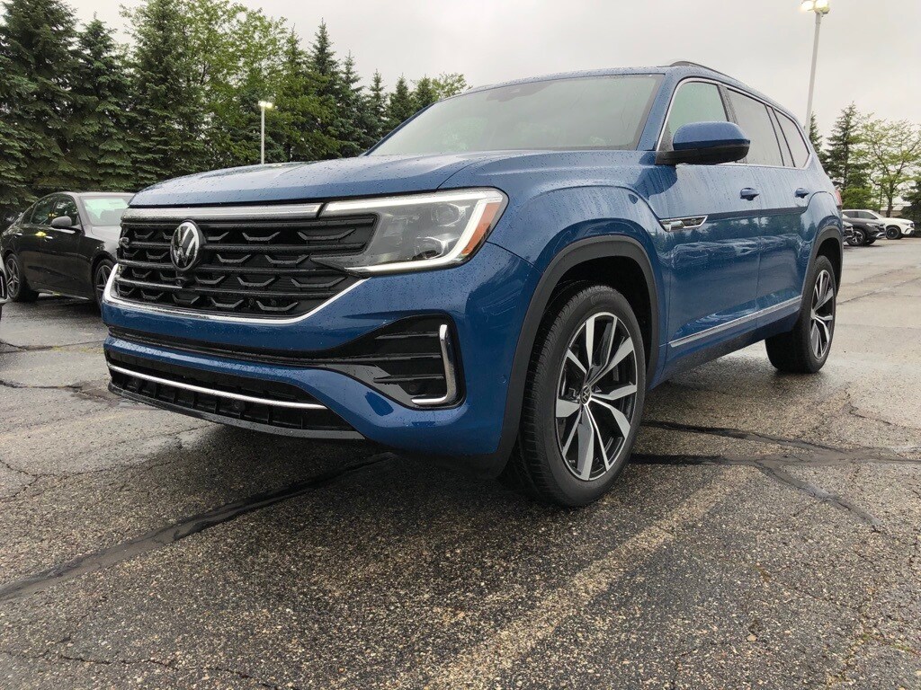 2025 Volkswagen Atlas SEL Premium R-Line photo 2