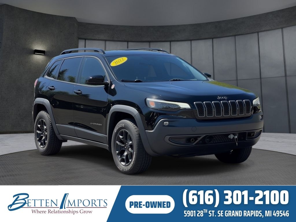 Used 2022 Jeep Cherokee Trailhawk SUV