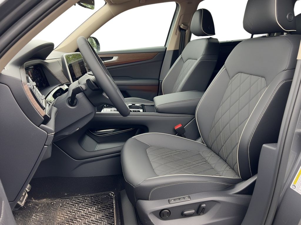 2025 Volkswagen Atlas SEL Premium R-Line - Photo 6