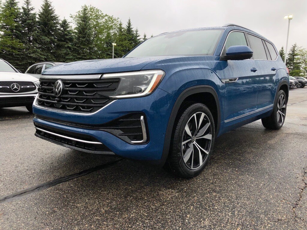 2025 Volkswagen Atlas SEL Premium R-Line photo 3