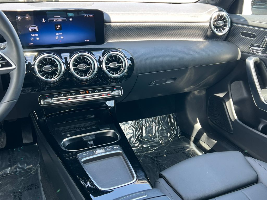 2025 Mercedes-Benz CLA CLA 250 - Photo 34