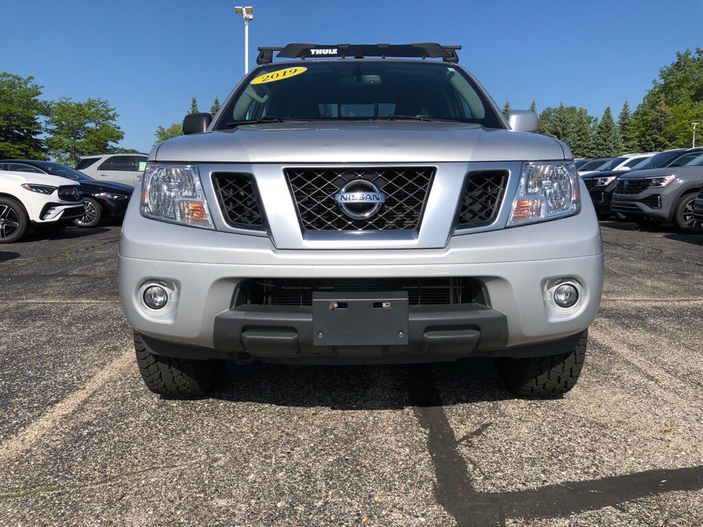2019 Nissan Frontier PRO-4X photo 2