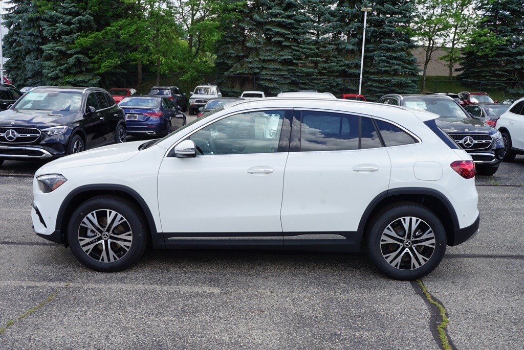 2025 Mercedes Benz GLA 250 4MATIC photo 4