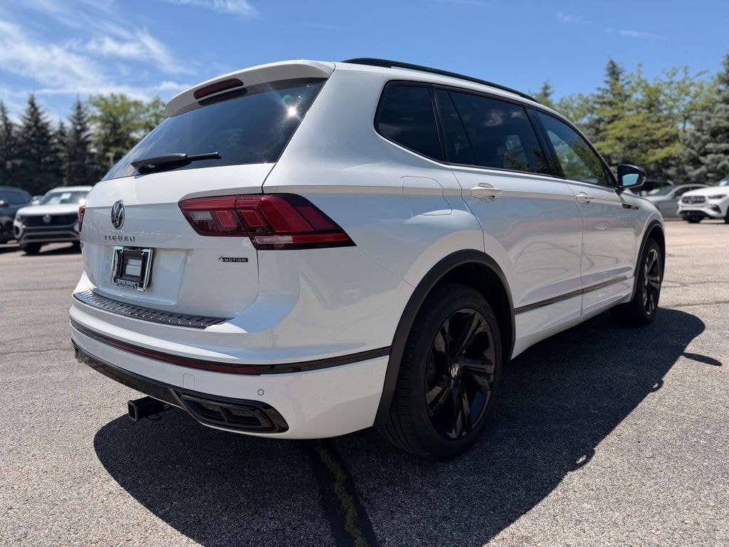 Certified 2023 Volkswagen Tiguan 2.0T SE R-Line Black SUV