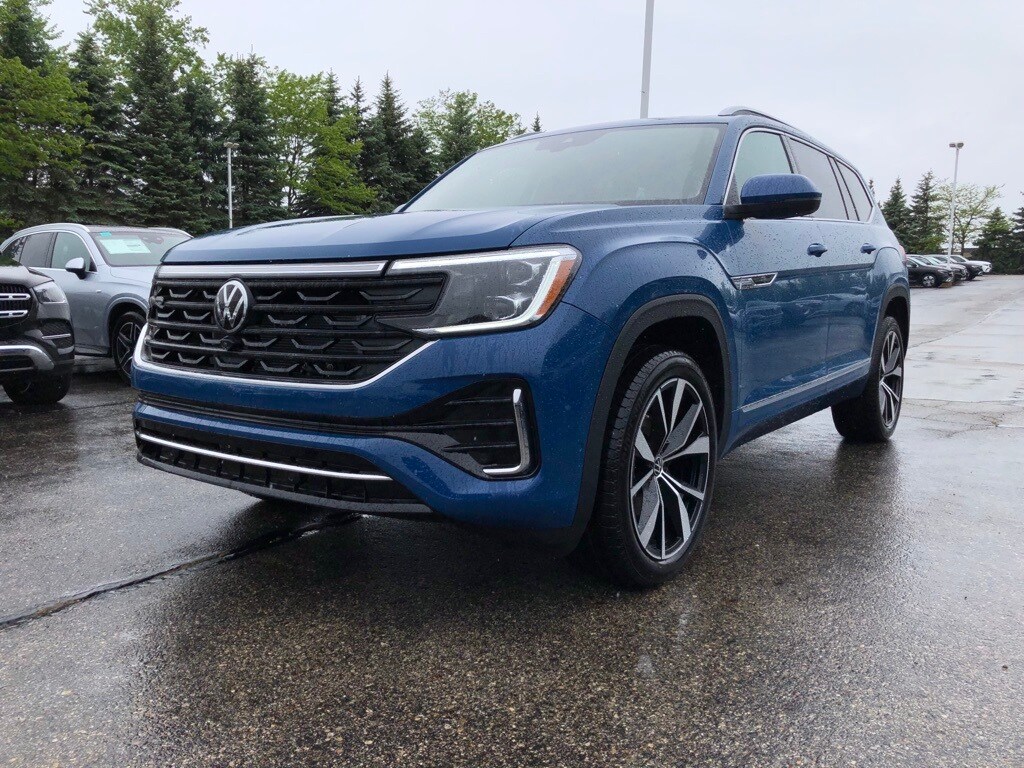 2025 Volkswagen Atlas SEL Premium R-Line photo 3