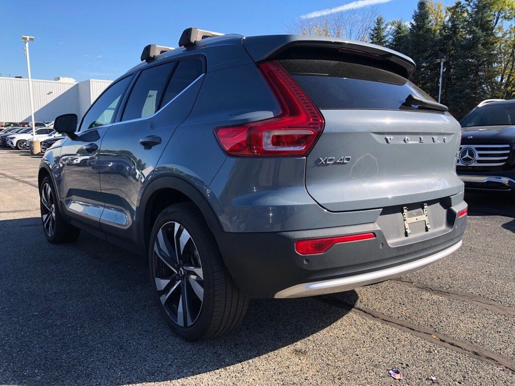 2023 Volvo XC40 AWD Ultimate photo 3