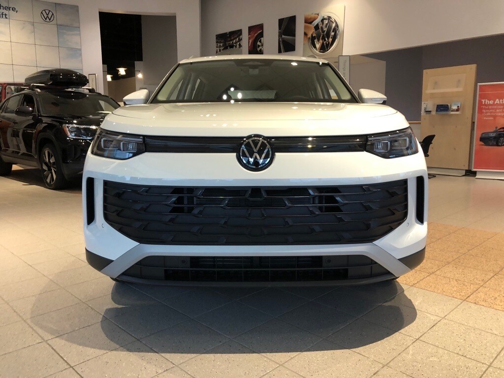 2025 Volkswagen Tiguan S photo 2