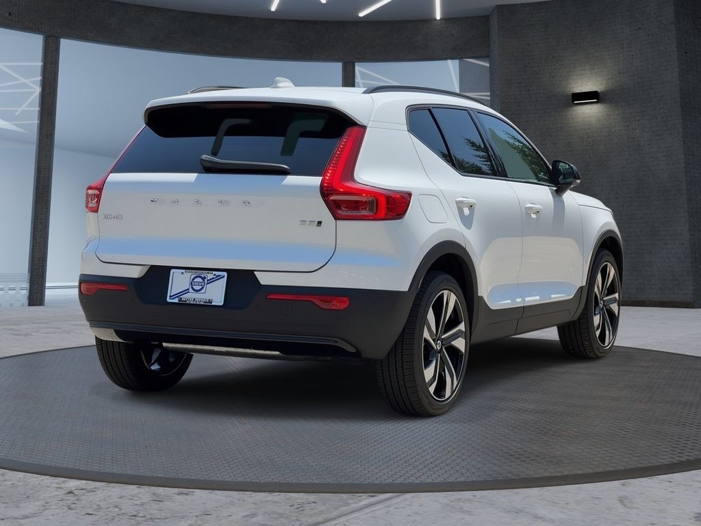 New 2026 Volvo XC40 B5 Plus SUV