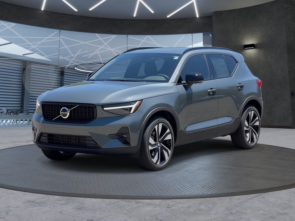 New 2026 Volvo XC40 B5 Ultra SUV