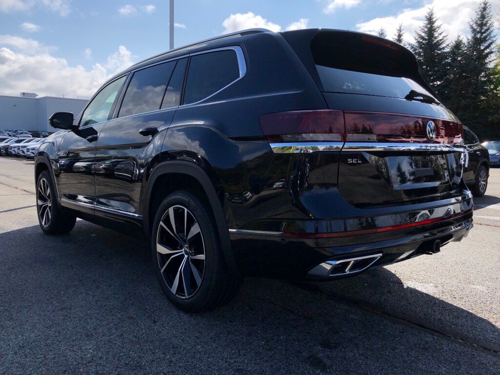 2026 Volkswagen Atlas SEL Premium R-Line photo 4