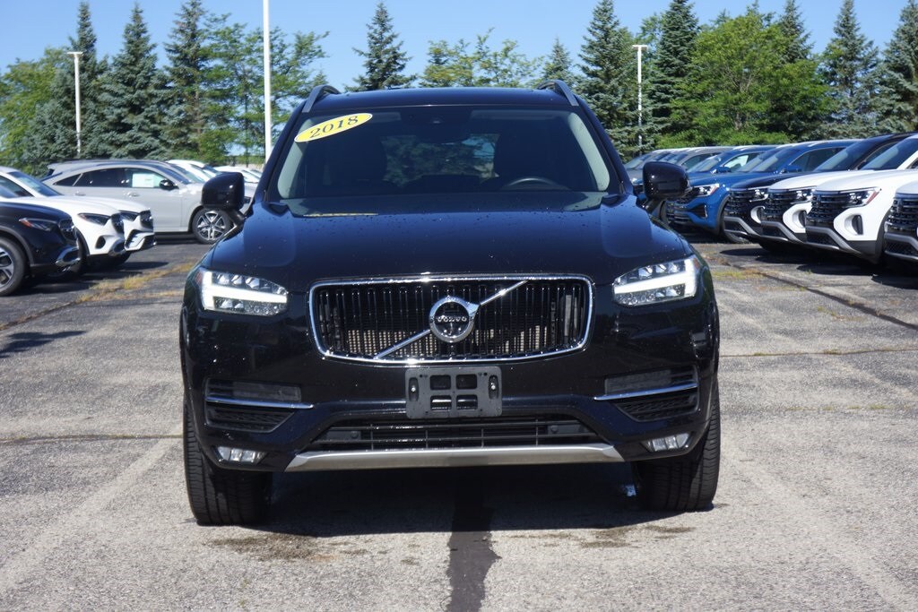 2018 Volvo XC90 T5 AWD Momentum photo 2