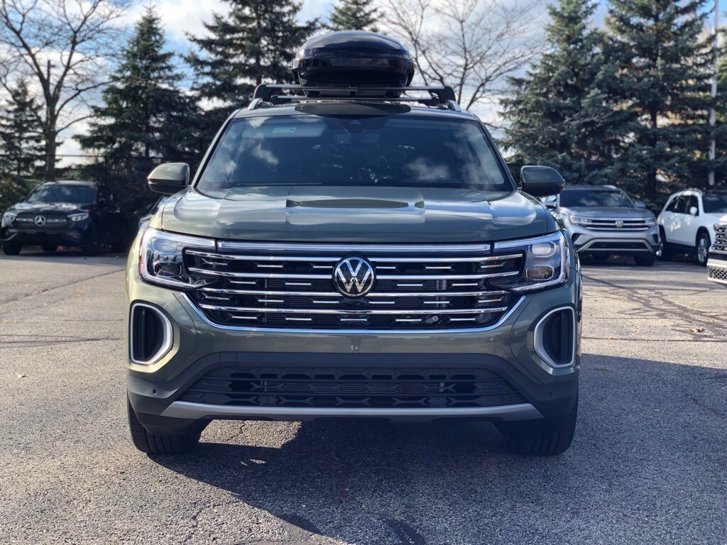 2026 Volkswagen Atlas SEL photo 2