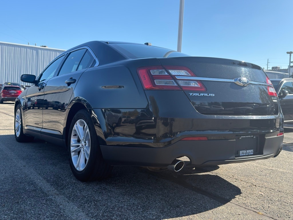 Used 2015 Ford Taurus SEL Sedan