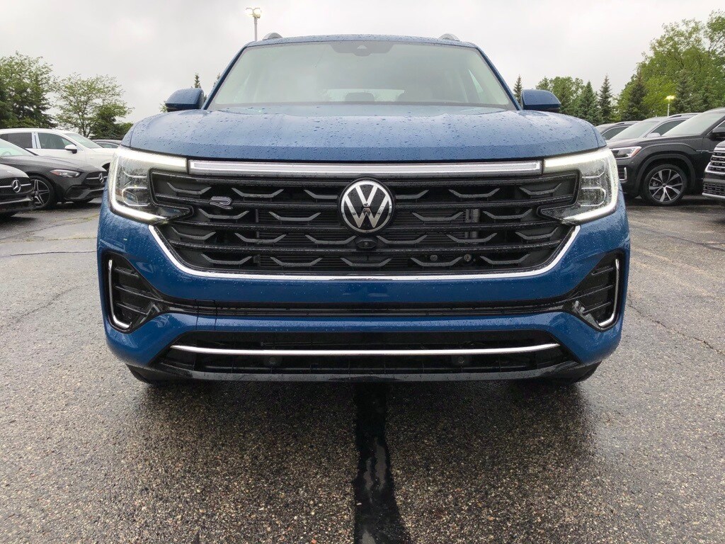 2025 Volkswagen Atlas SEL Premium R-Line photo 2