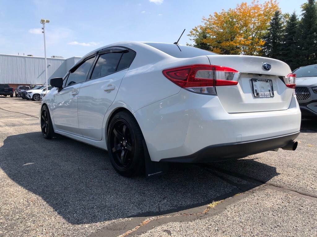 2017 Subaru Impreza 2.0i photo 4