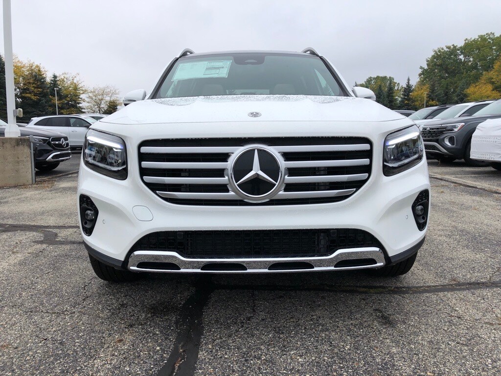 2026 Mercedes Benz GLB 250 4MATIC photo 2