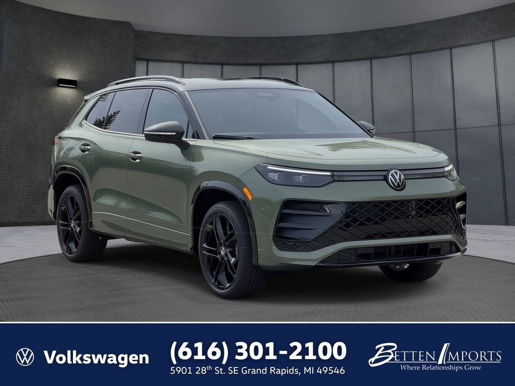 New 2026 Volkswagen Tiguan 2.0T SE R-Line Black SUV
