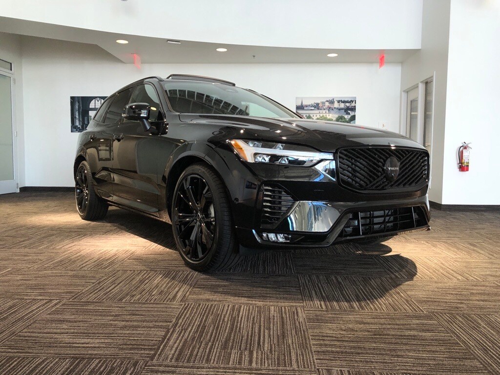 New 2026 Volvo XC60 B5 Ultra Black Edition SUV