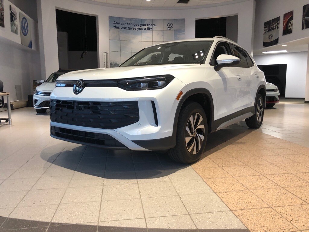 2025 Volkswagen Tiguan S photo 3