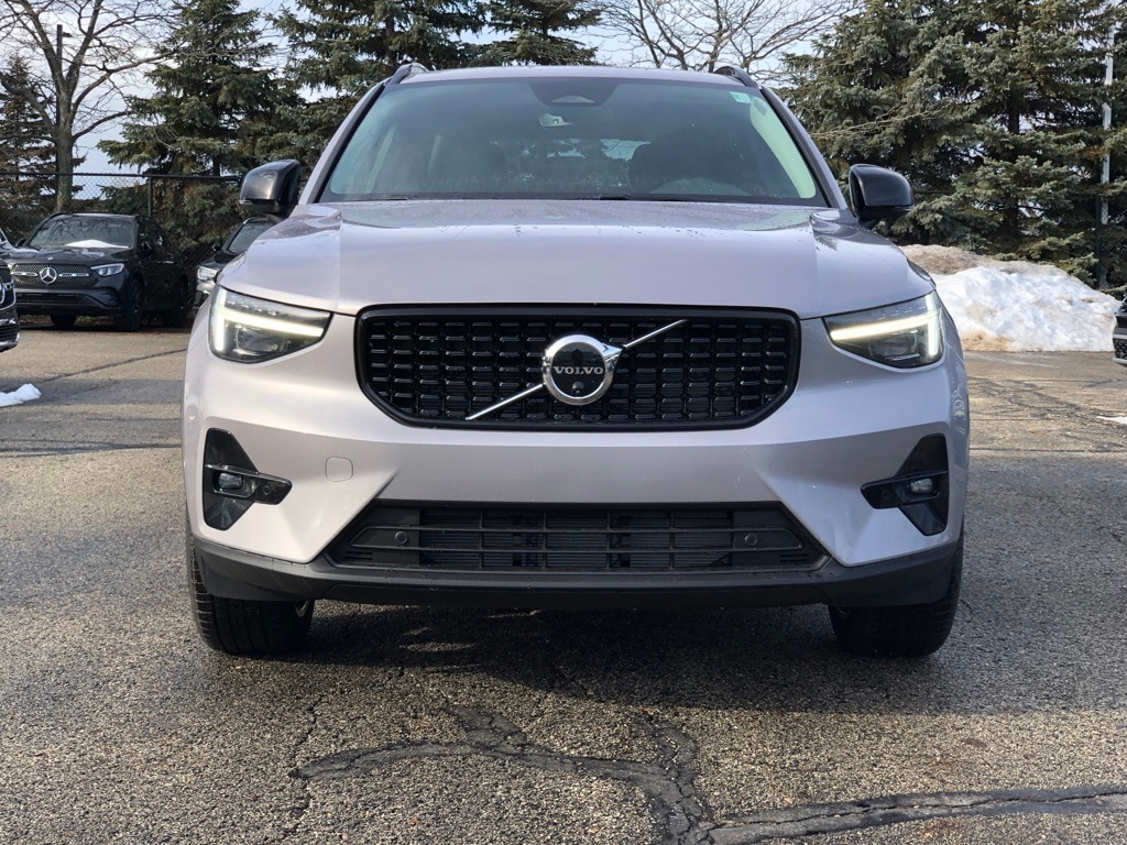 New 2026 Volvo XC40 B5 Ultra SUV