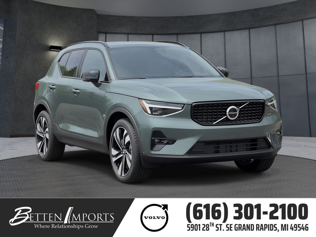New 2026 Volvo XC40 B5 Ultra SUV