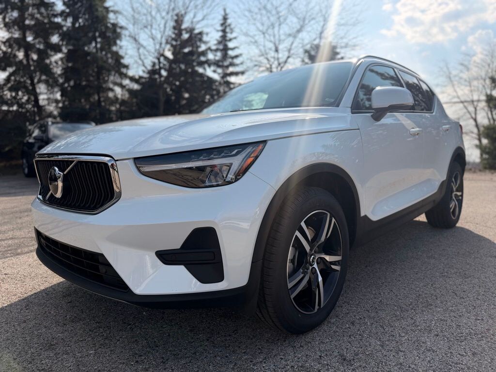 Certified 2023 Volvo XC40 B5 AWD Core SUV