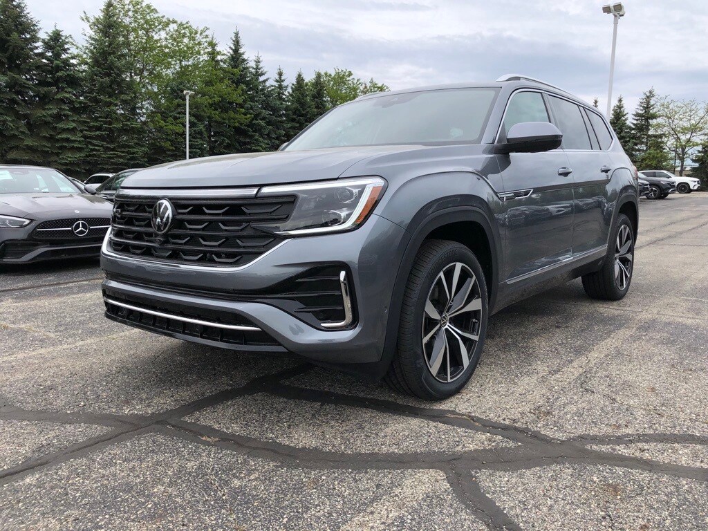 2025 Volkswagen Atlas SEL Premium R-Line photo 3