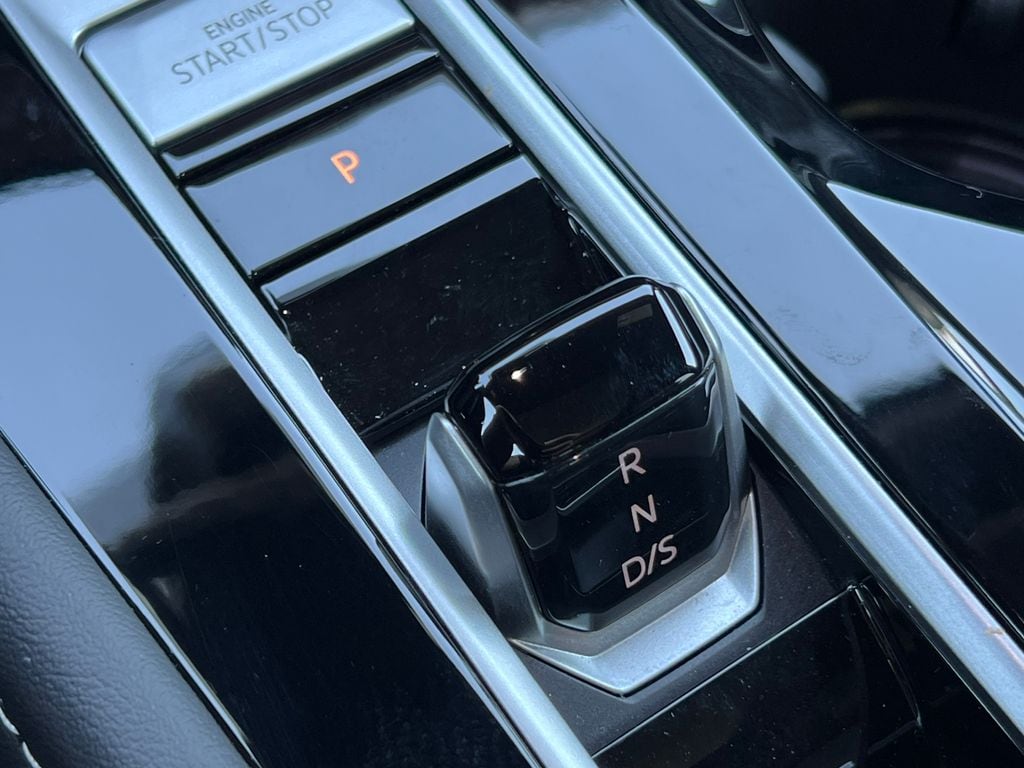2025 Volkswagen Atlas Cross Sport SEL - Photo 31