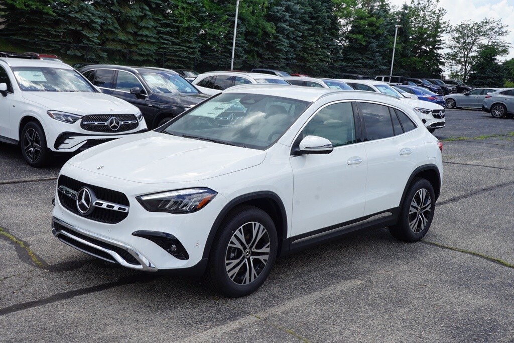 2025 Mercedes Benz GLA 250 4MATIC photo 3